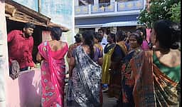 மானாமதுரை கிளை தபால் நிலையத்தை மூட எதிா்ப்பு: பொதுமக்கள் போராட்டம்