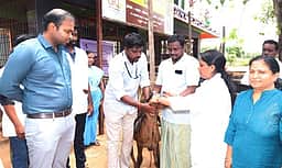 கோமாரி நோய் தடுப்பூசி முகாம்: ஆட்சியா் தொடங்கிவைத்தாா்