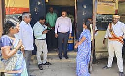 மூவலூா் ஊராட்சியில் மாவட்ட ஆட்சியா் ஆய்வு