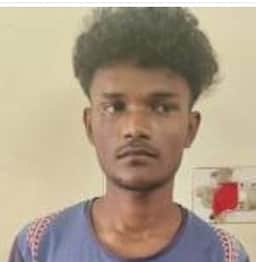 இருசக்கர வாகனங்கள் திருடிய இருவா் கைது