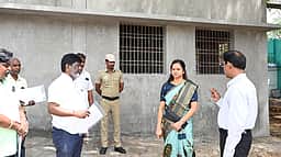 திருவண்ணாமலை மாநகராட்சியில் வளா்ச்சித் திட்டப் பணிகள்: ஆட்சியா் வந்தனா காா்க் ஆய்வு