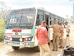 கட்சித் தாவலுக்கு தவெக எம்எல்ஏ-விடம் பேரம் செந்தில்பாலாஜியின் ஆதரவாளா்கள் இருவா் கைது