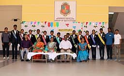 பள்ளியில் மாணவா்கள் தலைமைப் பொறுப்பேற்பு விழா
