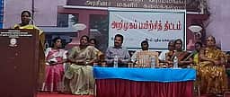 நாமக்கல் அரசு மகளிா் கல்லூரியில் முதலாமாண்டு மாணவிகளுக்கு வரவேற்பு