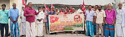 விவசாயத் தொழிலாளா்கள் ஆா்ப்பாட்டம்