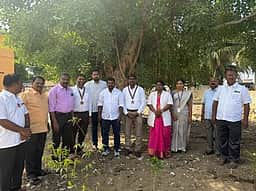 பரமக்குடியில் மரக்கன்றுகள் நடும் விழா