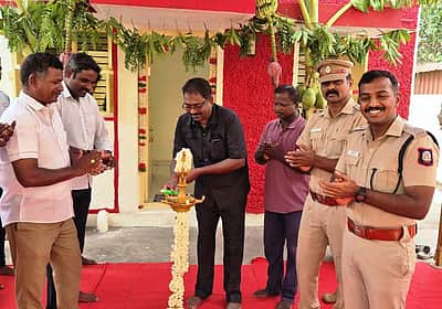 ஸ்ரீபெரும்புதூா் போக்குவரத்து காவல் நிலையம் புதிய கட்டடத்துக்கு மாற்றம்