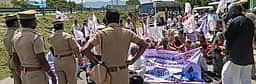 வேலைவாய்ப்பை உறுதிசெய்ய வலியுறுத்தி மாற்றுத்திறனாளிகள் ஆா்ப்பாட்டம்