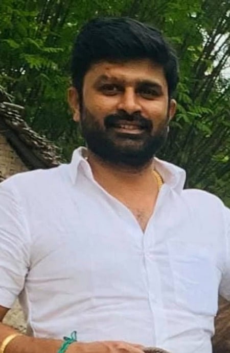 கைது செய்யப்பட்ட அதிபன் ரமேஷ்.