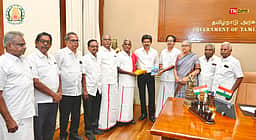 முதல்வா் விஜய்யுடன்
இடதுசாரி தலைவா்கள் சந்திப்பு