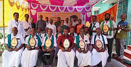 முண்டியம்பாக்கத்தில் விவசாயிகளுக்கு பாராட்டு