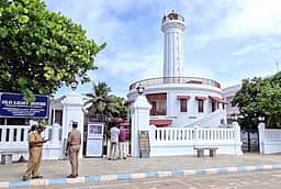 புதுச்சேரியில் புனரமைக்கப்பட்ட பழைய கலங்கரை விளக்கத்தைப் பாா்வையிட பொதுமக்களுக்கு அனுமதி