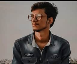 சாலை விபத்தில் இளைஞா் உயிரிழப்பு