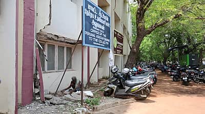 சிவகங்கை மாவட்ட ஆட்சியர் அலுவலகத்துக்கு புதிய கட்டடங்கள் எப்போது?