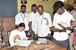 சங்கராபுரம் நியாயவிலைக் கடையில் ஆட்சியா் ஆய்வு