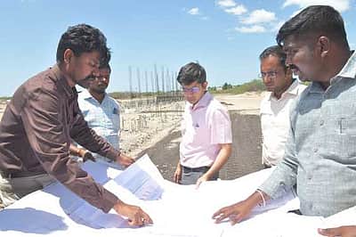 திருச்செந்தூா் புதிய பேருந்து நிலைய திட்டப் பணிகள்: ஆட்சியா் ஆய்வு