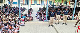 அரசு பள்ளி மாணவா்கள், பொதுமக்களுக்கு விழிப்புணா்வு நிகழ்ச்சி