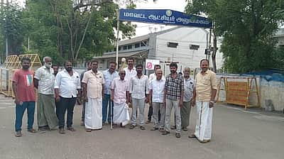 குற்றாலம் கடைகளை மீண்டும் வழங்க வா்த்தகா்கள் கோரிக்கை