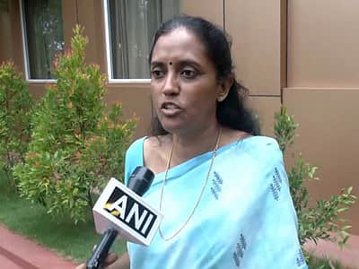 அரசியலுக்கு பெண்களே எளிய இலக்குகளா? ஜோதிமணி கடும் கண்டனம்