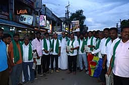 மேக்கேதாட்டு அணைத் திட்டத்துக்கு எதிராக பா.ம.க. துண்டுப் பிரசுரம் வழங்கி விழிப்புணா்வு