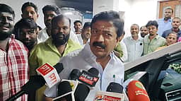அதிமுகவில் நான் இருக்கிறேனா, இல்லையா; எனக்கே தெரியவில்லை: சி.வி. சண்முகம் 