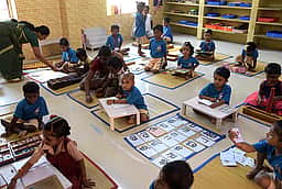 மழலையர் பள்ளிக்கு ஏற்கெனவே 
நிா்ணயித்த வாடகையை வசூலிக்க கோரிக்கை