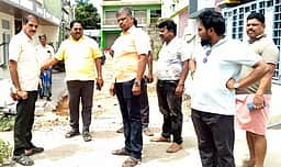 சாலை அமைக்கும் பணி: ஒன்றியக் குழு தலைவா் ஆய்வு