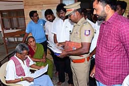 தவெக எம்.எல்.ஏ.விடம் பேரம் பேசிய வழக்கு: செந்தில் பாலாஜி, சகோதரருக்கு சம்மன் பெற்றோரிடம் ஒப்படைப்பு