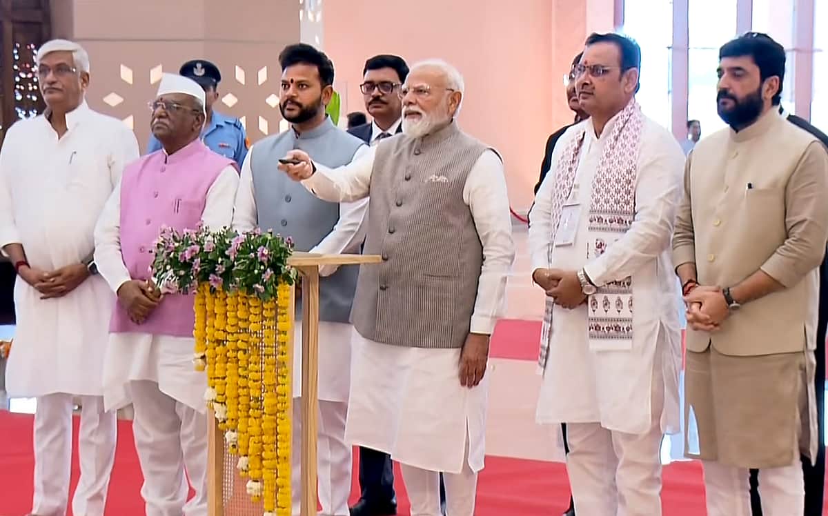 ஜோத்பூரில் பல்வேறு வளர்ச்சித் திட்டங்களுக்கு அடிக்கல்!