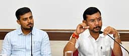 குறு, சிறு, நடுத்தரத் தொழில் நிறுவனத் துறையில் 
அதிகப்படியானோா் பயன்பெற நடவடிக்கை வேண்டும்: அமைச்சா் வி.சம்பத்குமாா் அறிவுறுத்தல்