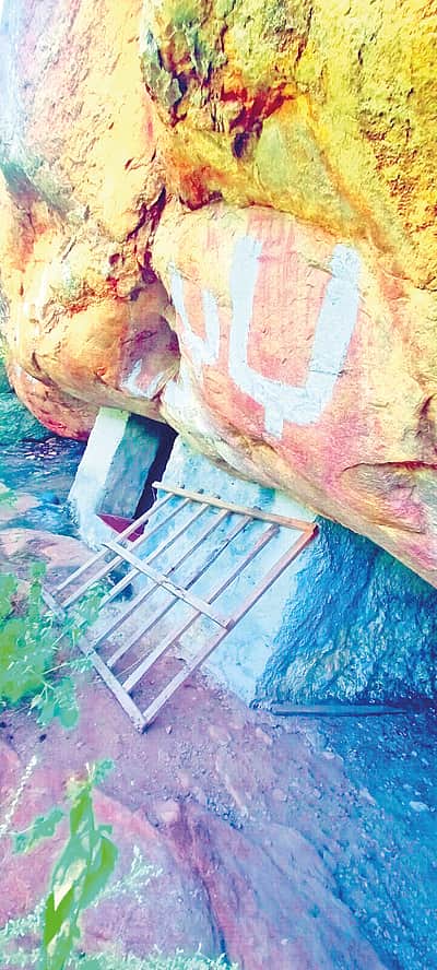 ஆதிமனித வரலாறு புதைந்து கிடக்கும் இரட்டை மலைகள்!