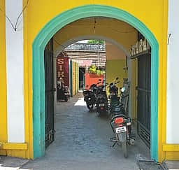 வெளவால்கள் வாழும் தஞ்சாவூர் கண்டி ராஜா அரண்மனை!
