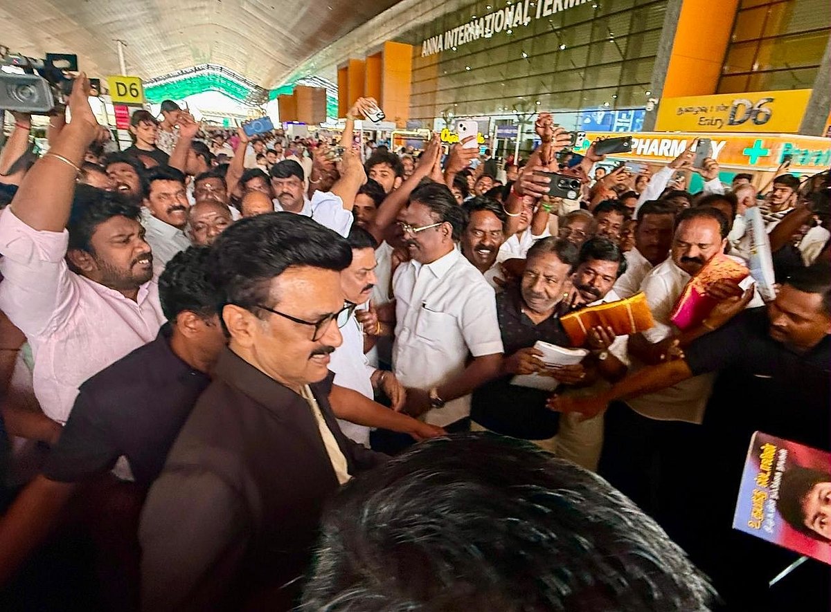 குடும்பத்துடன் லண்டன் புறப்பட்டார் மு.க. ஸ்டாலின்!