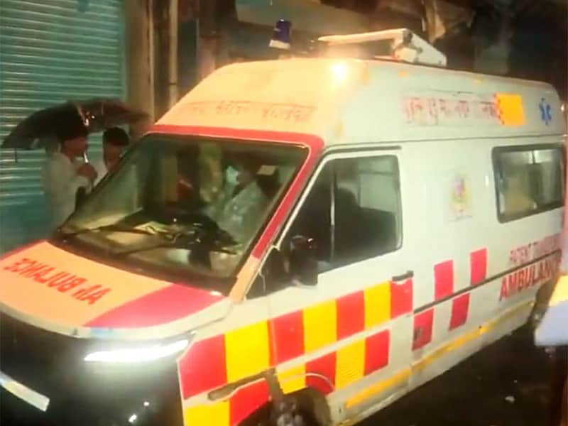 Mumbai: Six dead as Shanties collapse in Mankhurd amid heavy rains