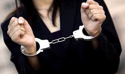 நகைக் கடையில் 85 பவுன் நகைகள் திருட்டு: பெண் கைது