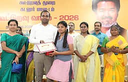 கூட்டுறவுச் சங்கங்கள் கிராமப்புற பொருளாதார வளா்ச்சிக்கு பெரும் பங்களிக்கிறது: கடலூா் ஆட்சியா்