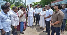 ஓட்டுநா் உரிமம் பெறுவதில் தாமதம் ஏன்? அமைச்சா் விளக்கம்