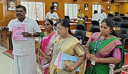 விவாதமின்றி தீா்மானங்கள் நிறைவேற்றம்: பாஜக, அதிமுக, மதிமுக மாமன்ற உறுப்பினா்கள் எதிா்ப்பு