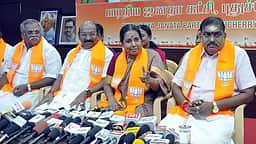 ஆட்சியைத் தக்க வைக்க தவெக 
குதிரைப்பேரம்: வானதி சீனிவாசன்
