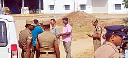 வழக்குரைஞா் கொலை வழக்கில் முக்கிய சாட்சிக்கு அரிவாள் வெட்டு: தாராபுரத்தில் கேரள கும்பல் வெறிச்செயல்