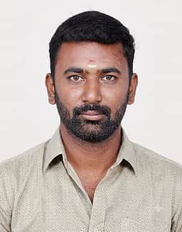 லாரி மோதி இளைஞா் உயிரிழப்பு