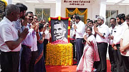 சமூகநீதியின் முன்னோடி, ஒடுக்கப்பட்டவர்களின் குரல் இரட்டைமலை சீனிவாசன்! முதல்வர் விஜய் புகழாரம்