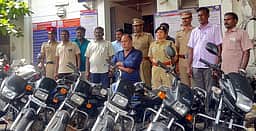தொடா் பைக் திருட்டில் ஒருவா் கைது: 7 இரு சக்கர வாகனங்கள் பறிமுதல்