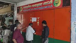 வால்பாறையில் வாடகை செலுத்தாத பாஜக அலுவலகம்! 10 கடைகளுக்கு சீல்