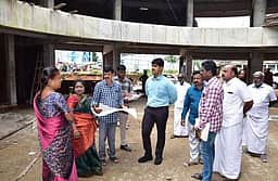 களியக்காவிளை பேருந்து நிலைய கட்டுமானப் பணி நவம்பருக்குள் முடிக்க உத்தரவு: ஆட்சியா்