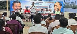 உதயநிதி ஸ்டாலினை கண்டித்து விசிக தீா்மானம்