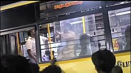 அரசுப் பேருந்து நடத்துநா் மீது
பயணியின் உறவினா்கள் தாக்குதல்: போலீஸாா் விசாரணை