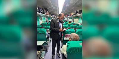 ரயில் டிக்கெட்டை வீட்டிலேயே மறந்துவிட்டீர்களா? பயணத்தின் நடுவே உதவும் இந்திய ரயில்வே!
