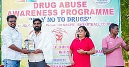 திருச்செந்தூரில் போதைப்பொருள் தடுப்பு விழிப்புணா்வு நிகழ்ச்சி