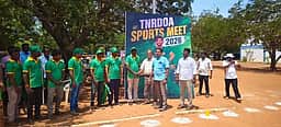 அரசு அலுவலா்கள் கிரிக்கெட் போட்டி